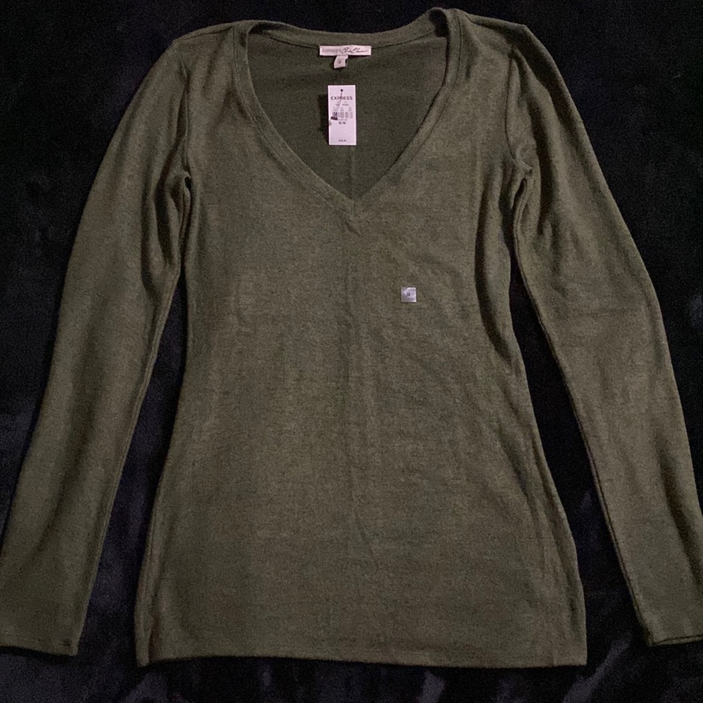 Heathered olive green sweater by Express One Eleven